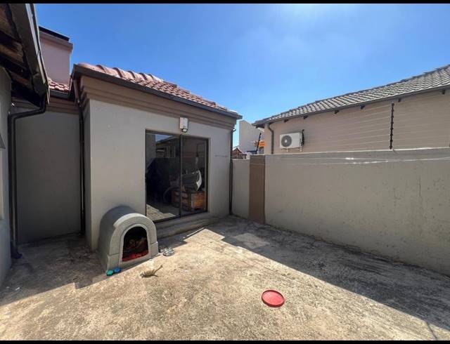 5 BEDROOM HOUSE FOR SALE IN ALVEDA